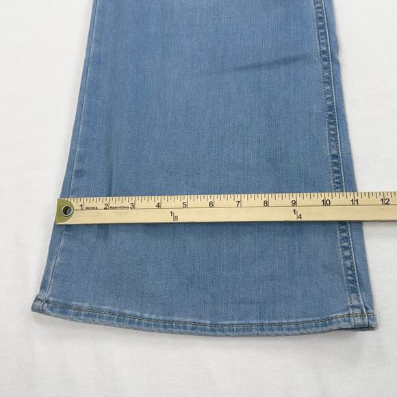 Old Navy Plus Women's Extra High Rise Flare Leg Jean Size 26-30 3X 4X Lgt Blue - Picture 13 of 13
